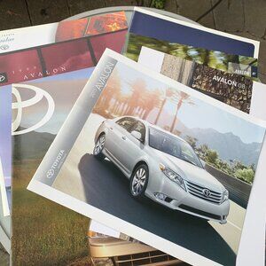 Vtg Toyota Avalon Showroom Pamphlets Bundle